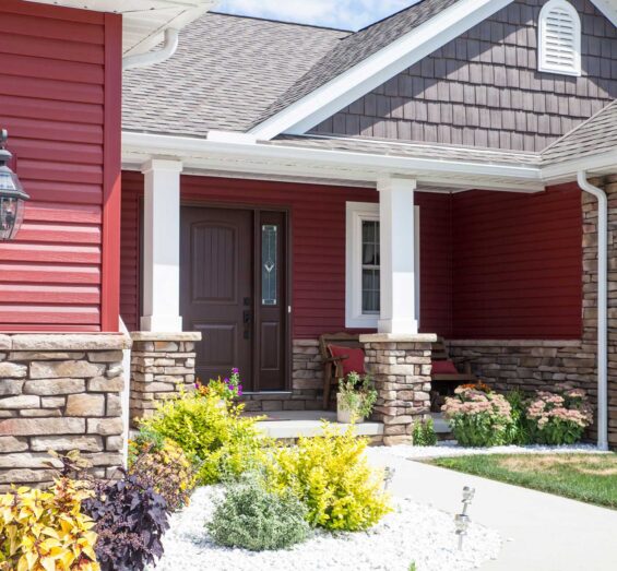 {HeartTech® D5-DL Vinyl Siding in Mountain Berry}