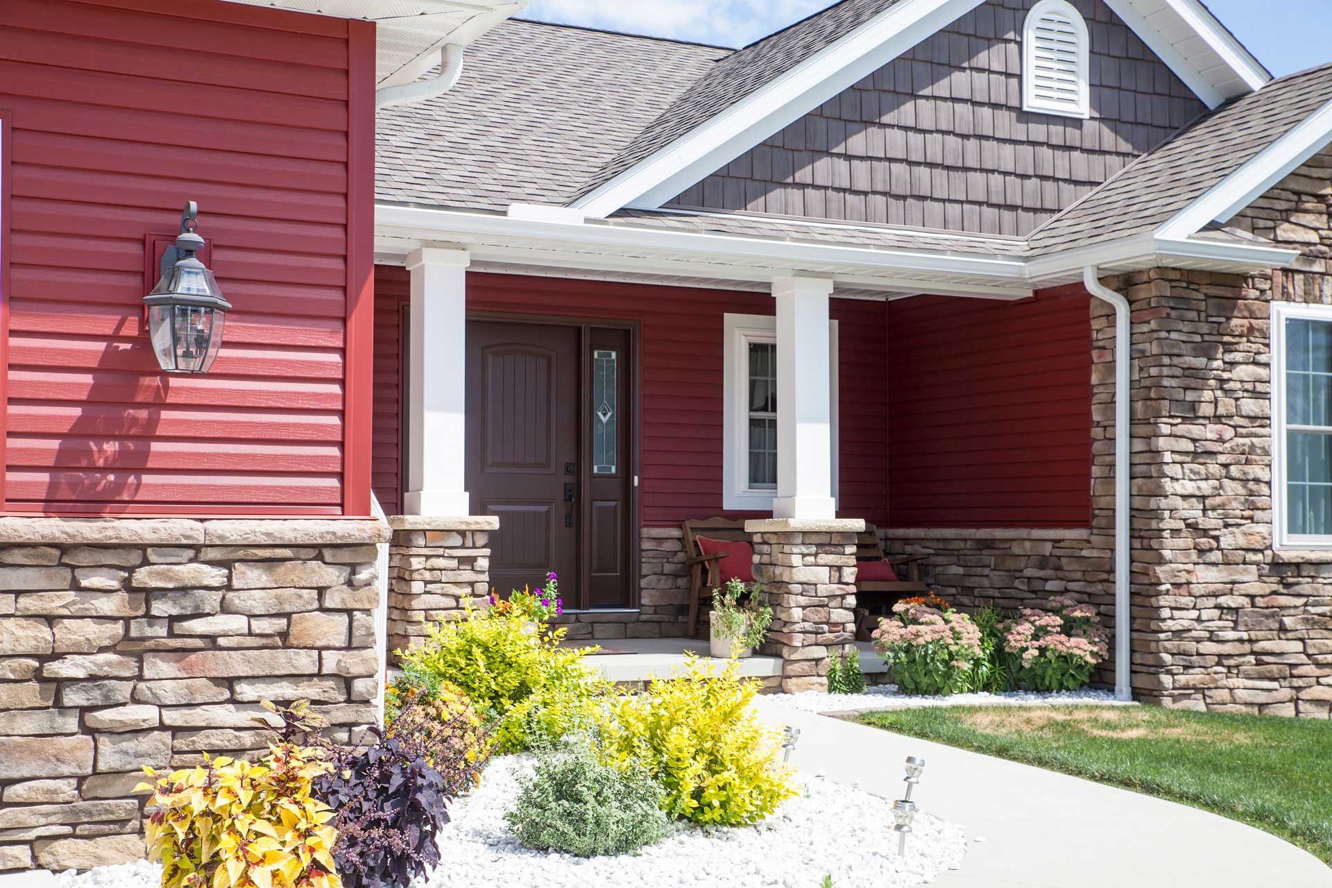 HeartTech® D5-DL Vinyl Siding in Mountain Berry