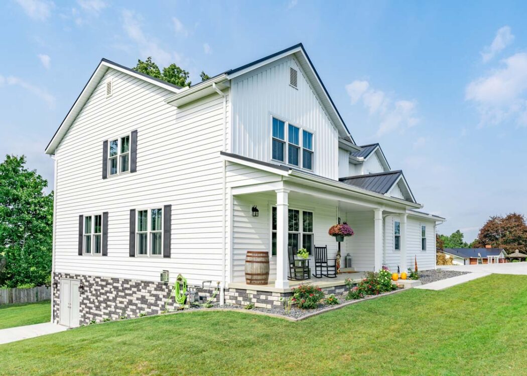 {CedarMAX insulated vinyl siding in White}