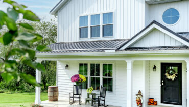 {CedarMAX® Board 'n Batten in White}