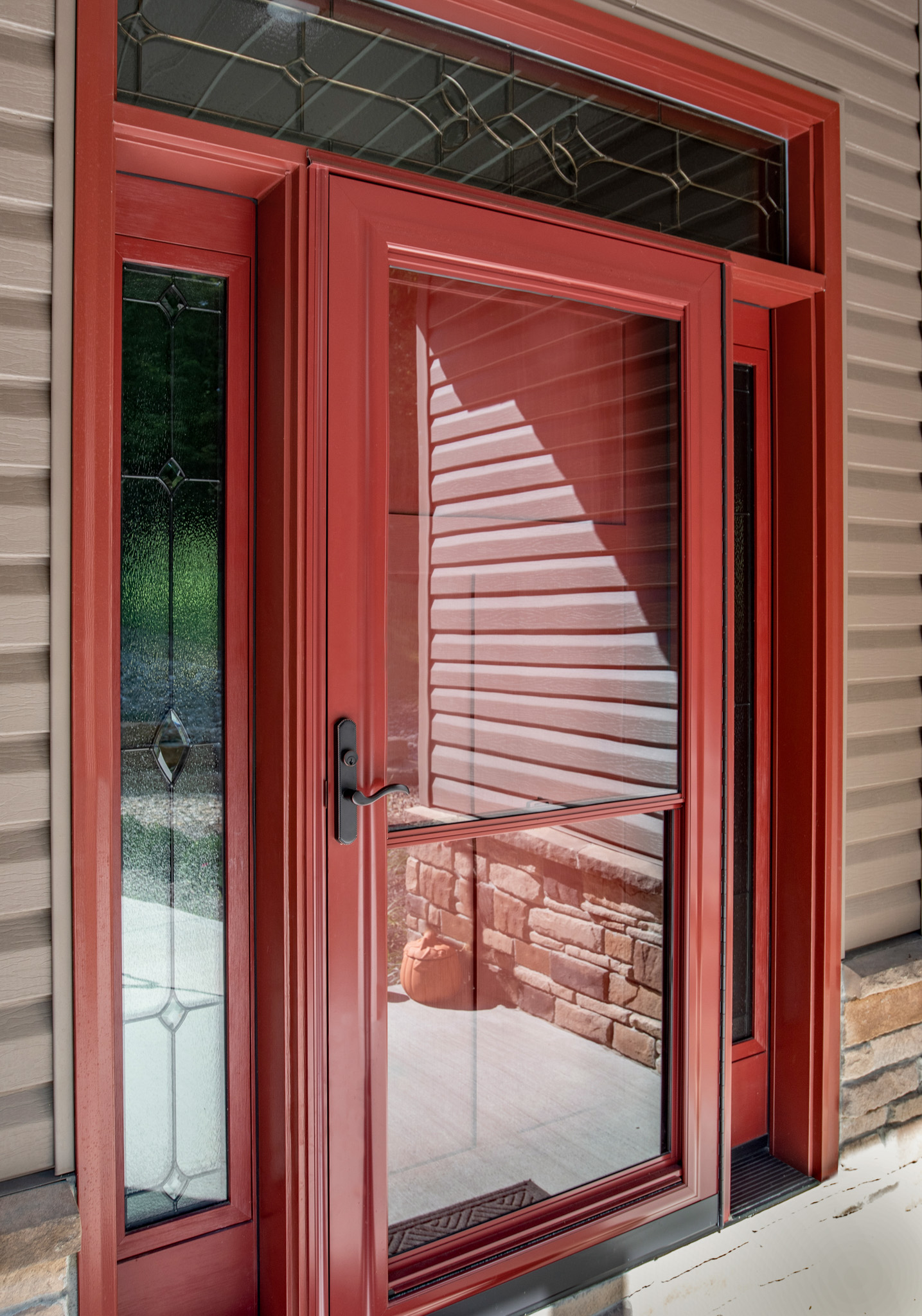 Spectrum™ 291 Storm Door in Vallis Red