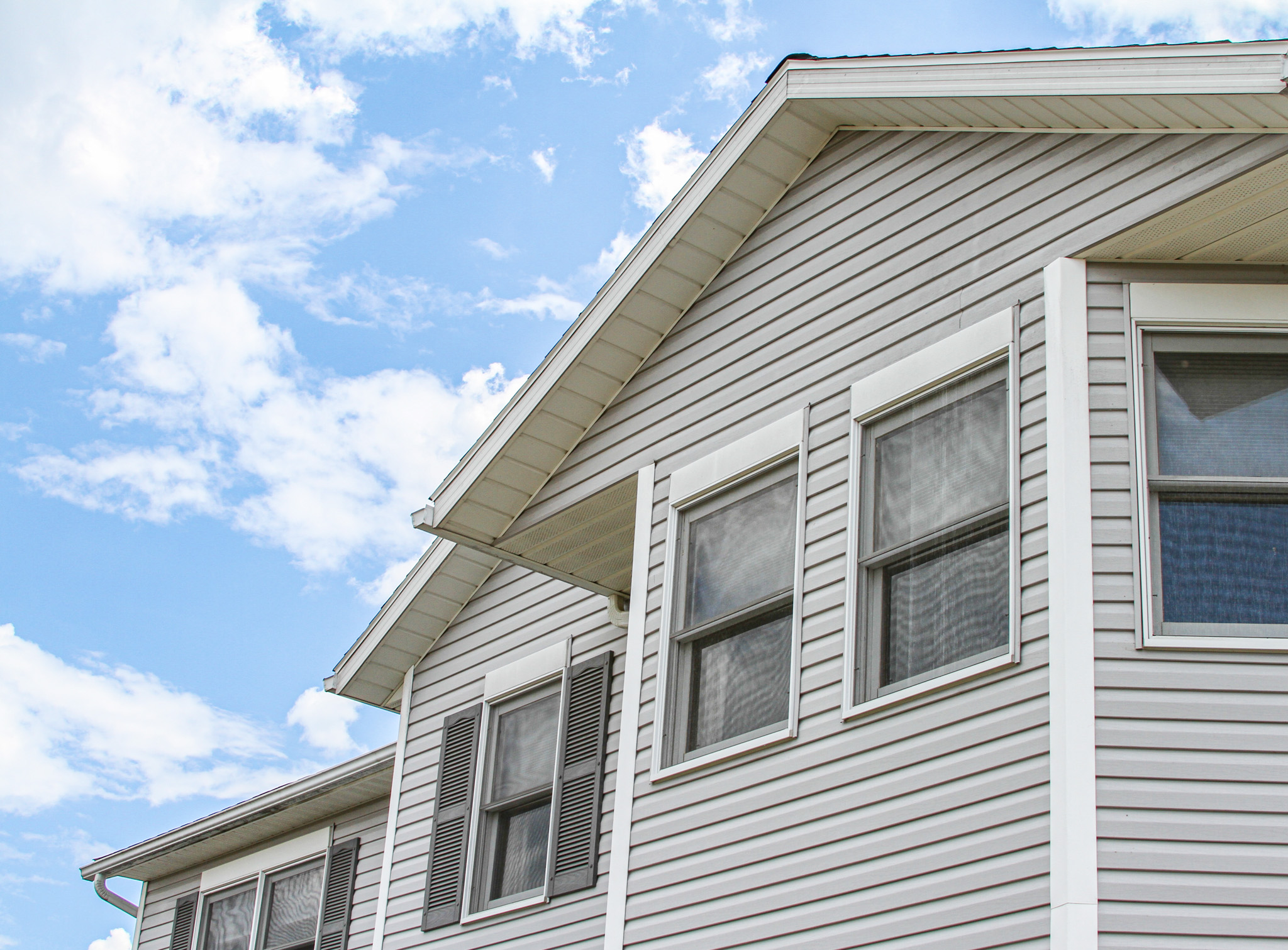 Ultra™ Double 5″ Dutch Lap Vinyl Siding in Gray