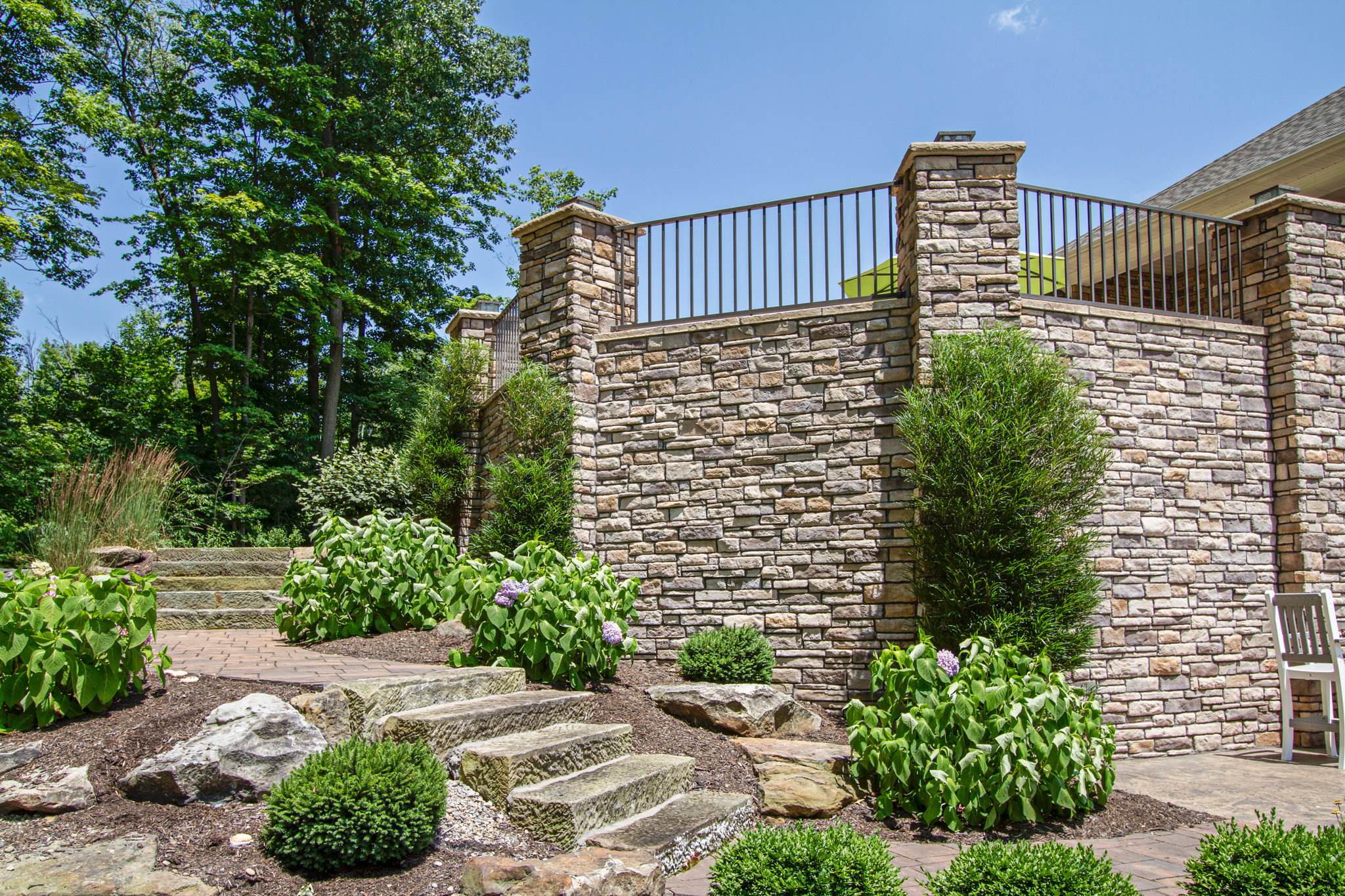 Dry Stack Seneca Manufactured Stone in Landscaping
