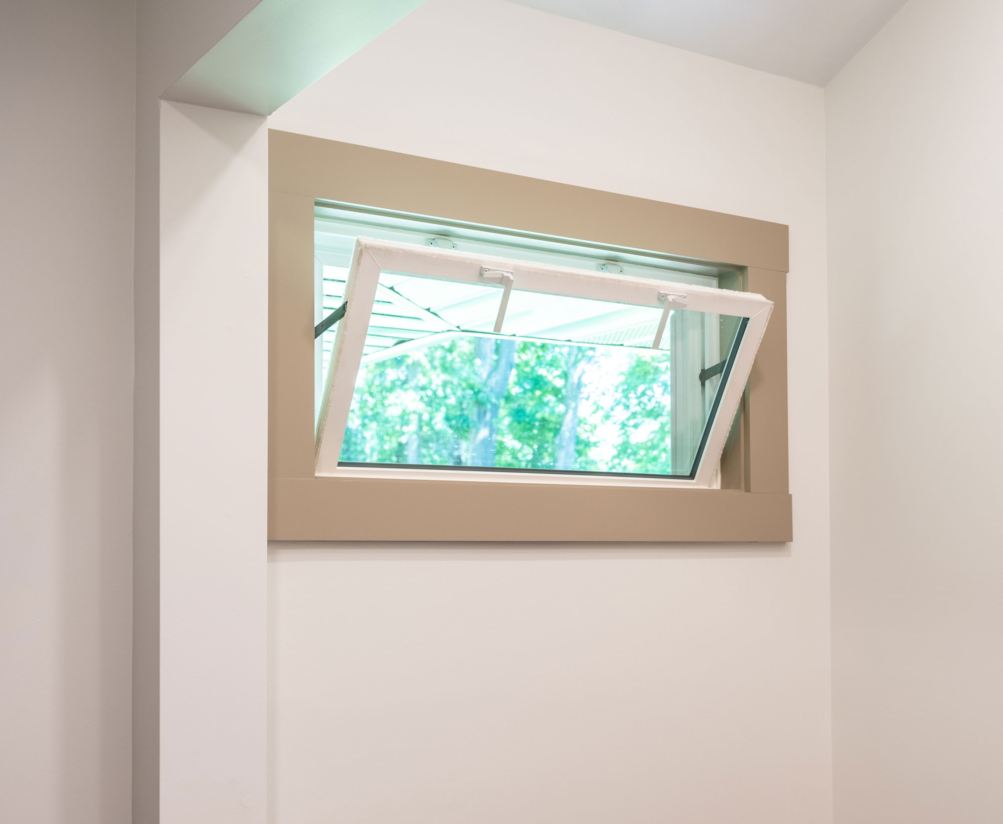 Aspect™ Hopper Window in Sandstone