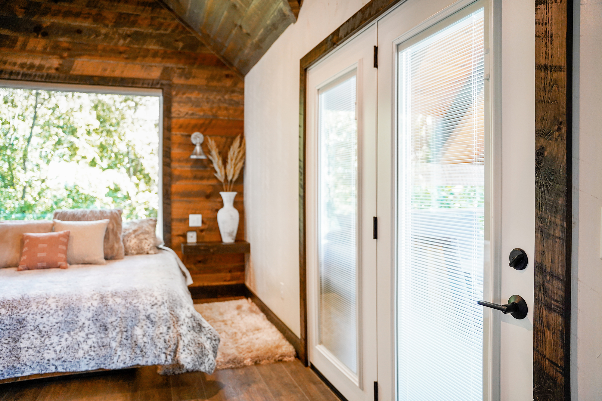 Legacy™ 460 Smooth Hinged Patio Door in White with Internal Blinds