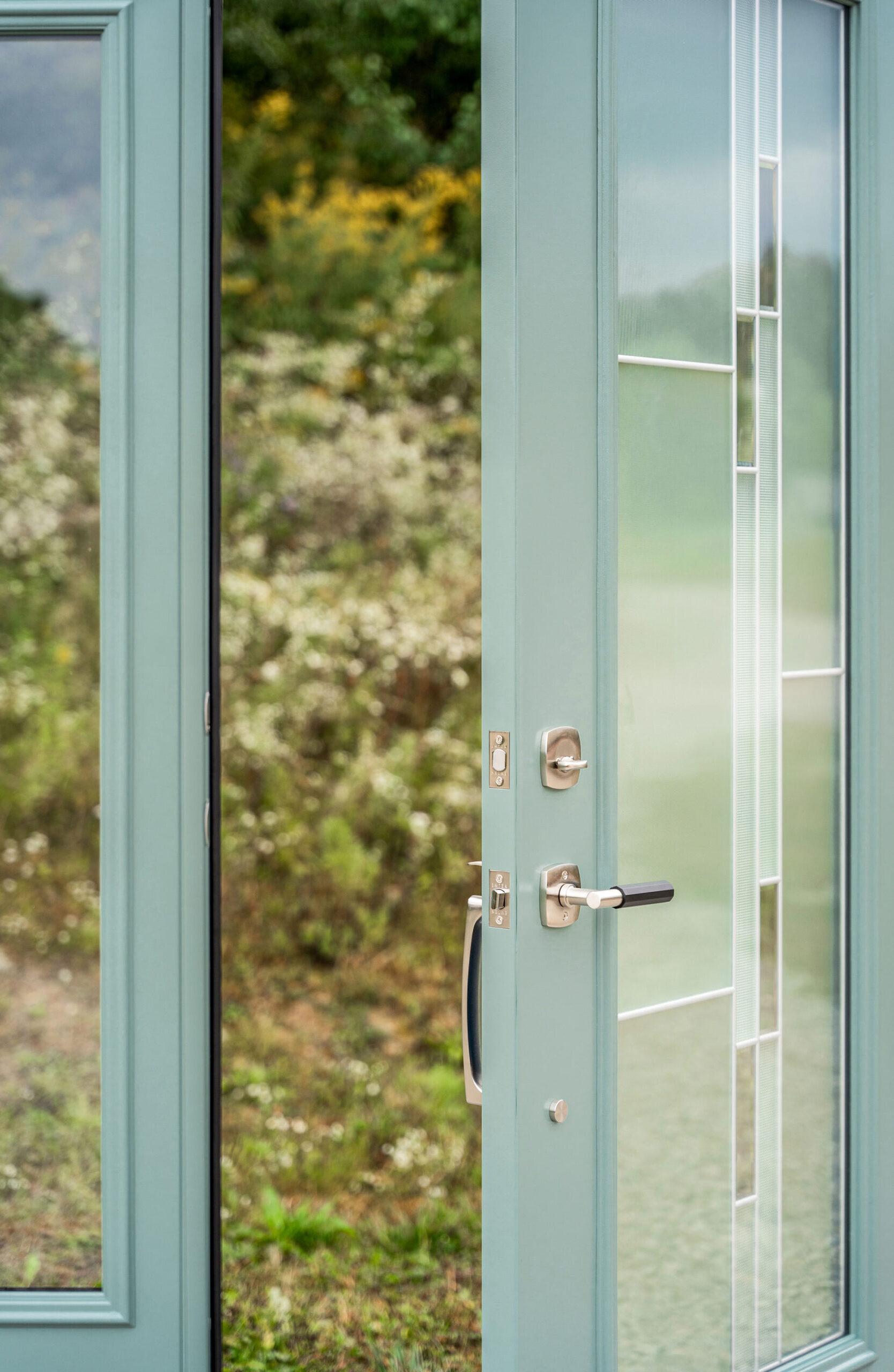 Legacy™ 460 in Eucalyptus with Genesis Decorative Glass