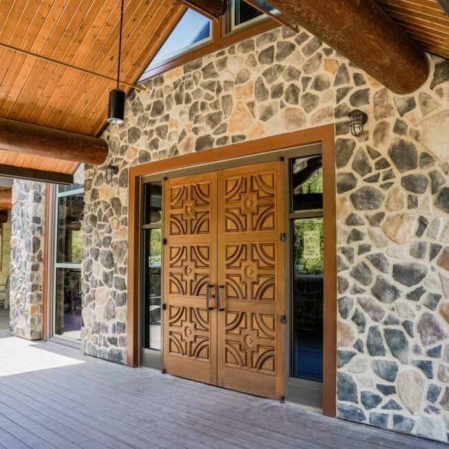 {ProVia Fieldstone Manufactured Stone in the color Pennsylvania on the exterior of a lodge}