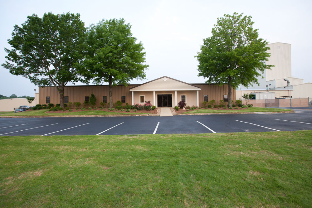 Street view of the ProVia® Booneville, Mississippi vinyl siding and metal roofing production facility
