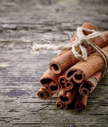 {Cinnamon Sticks}