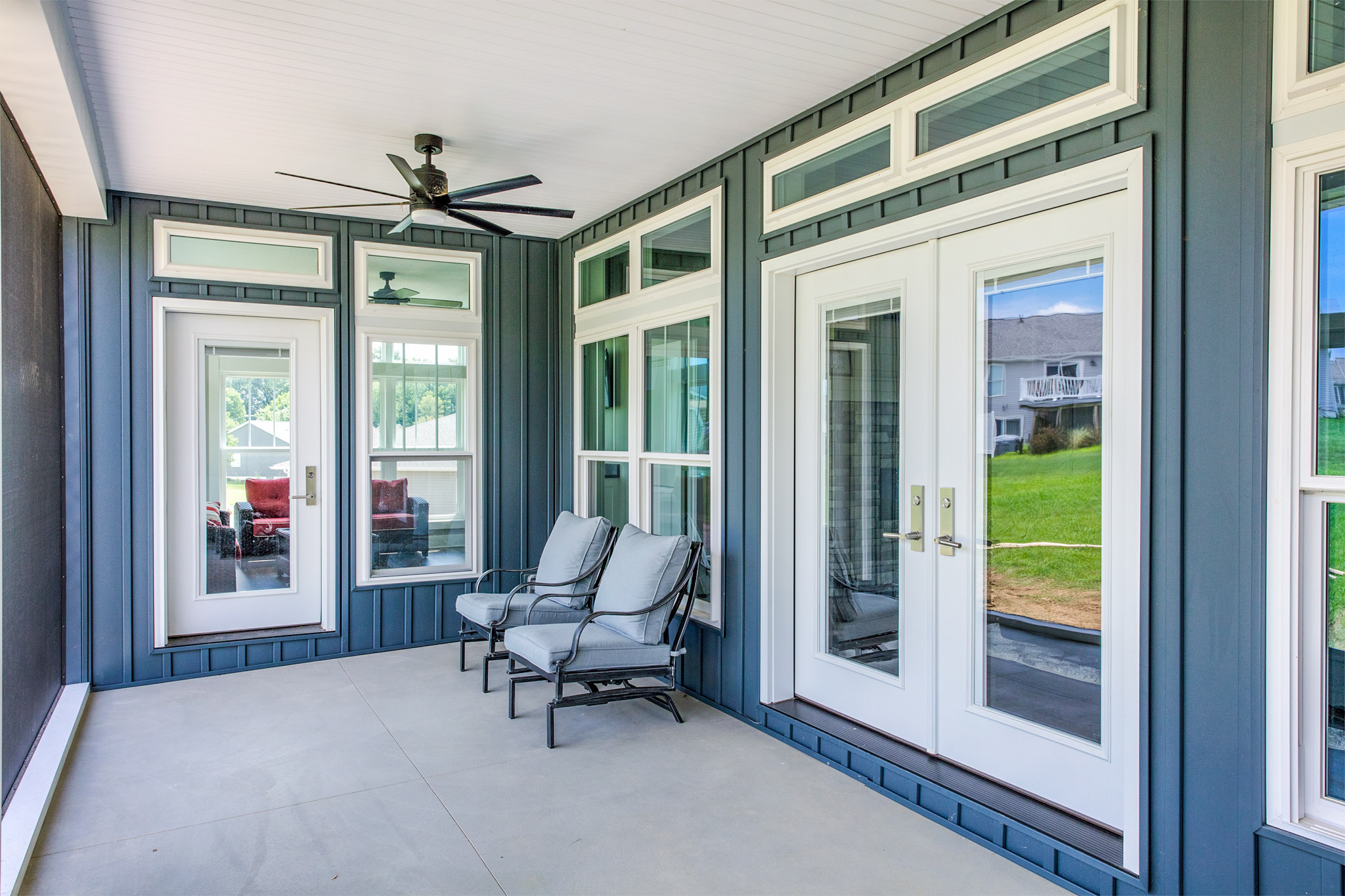 Legacy™ 460 Steel French exterior double doors in White