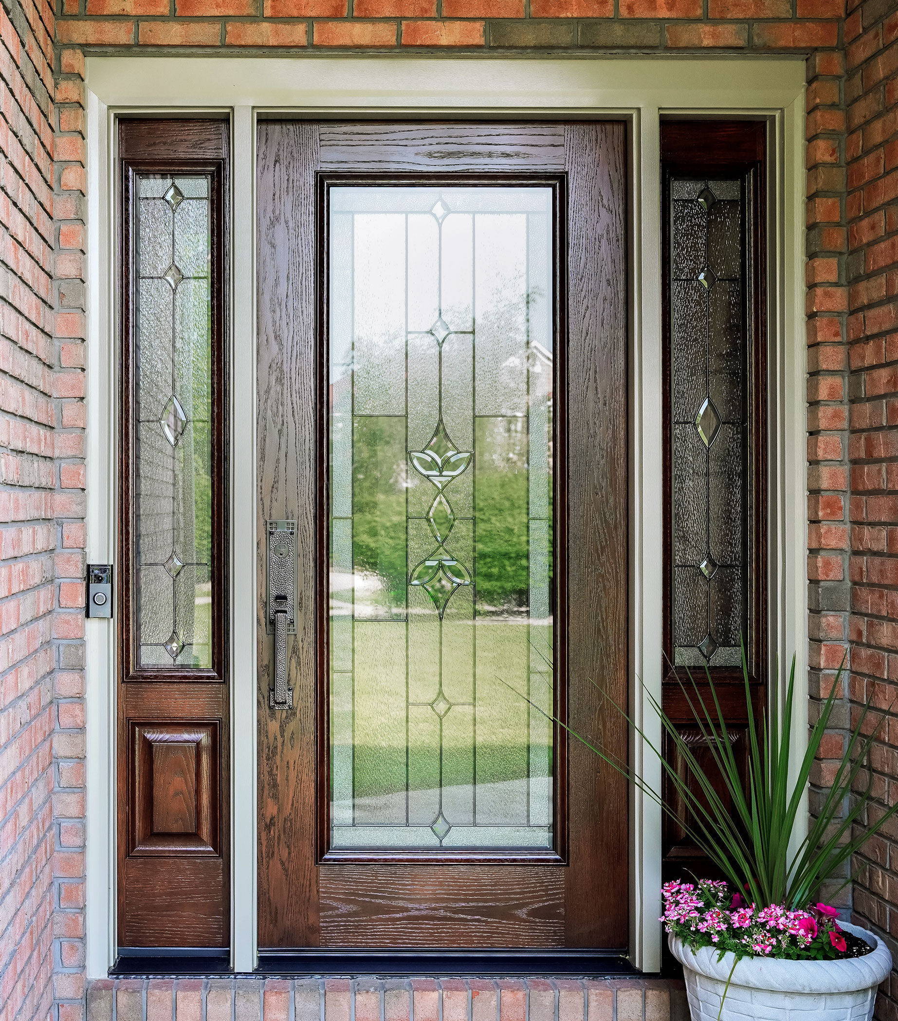 Signet® Oak 460 with Esmond Decorative Glass and Custom Stain