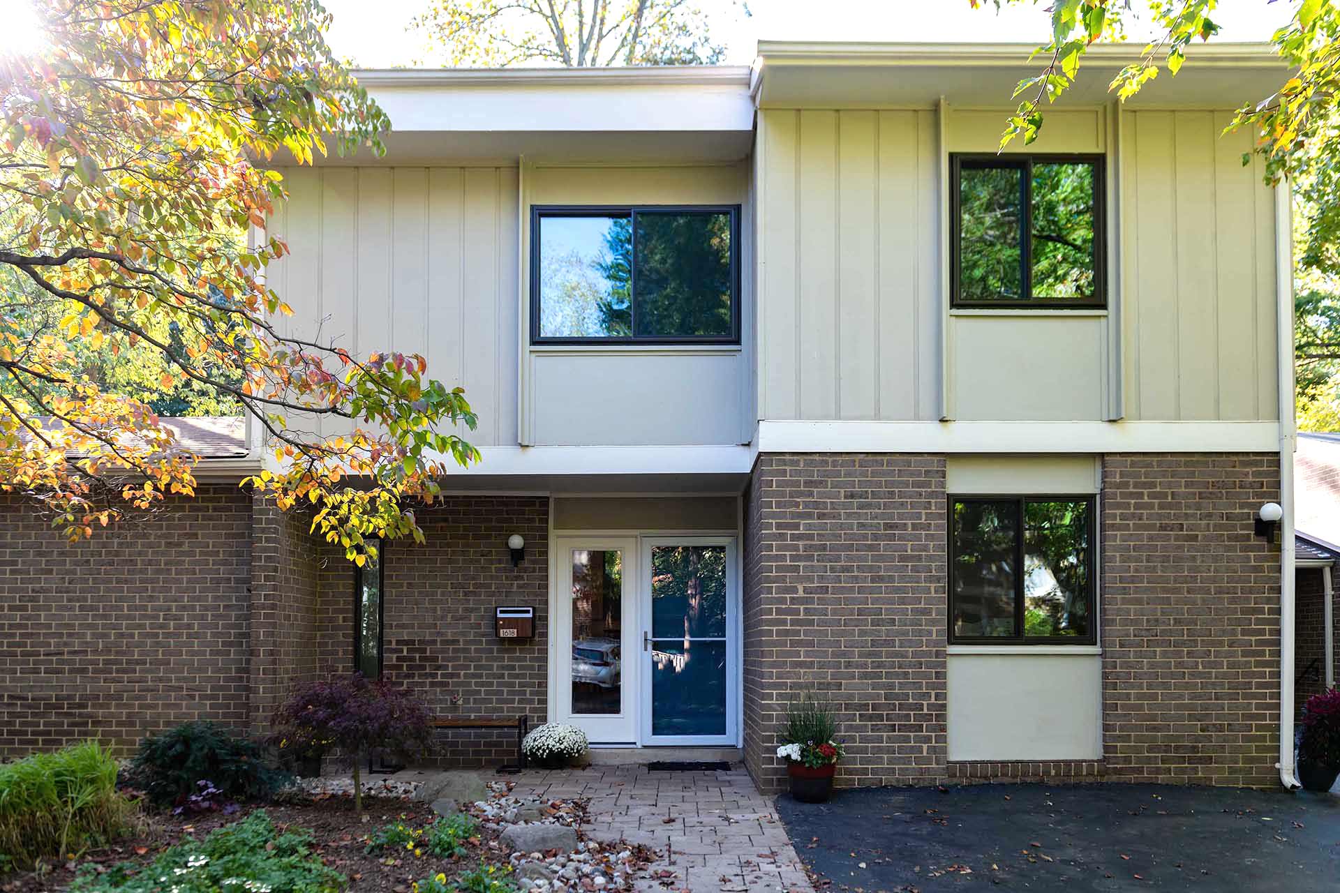 ProVia's Endure vinyl replacement windows in Model Remodel home renovation project