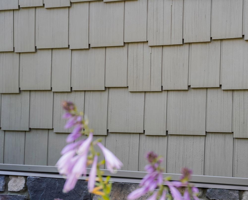 Harbor Mill™ Staggered Shingle Siding