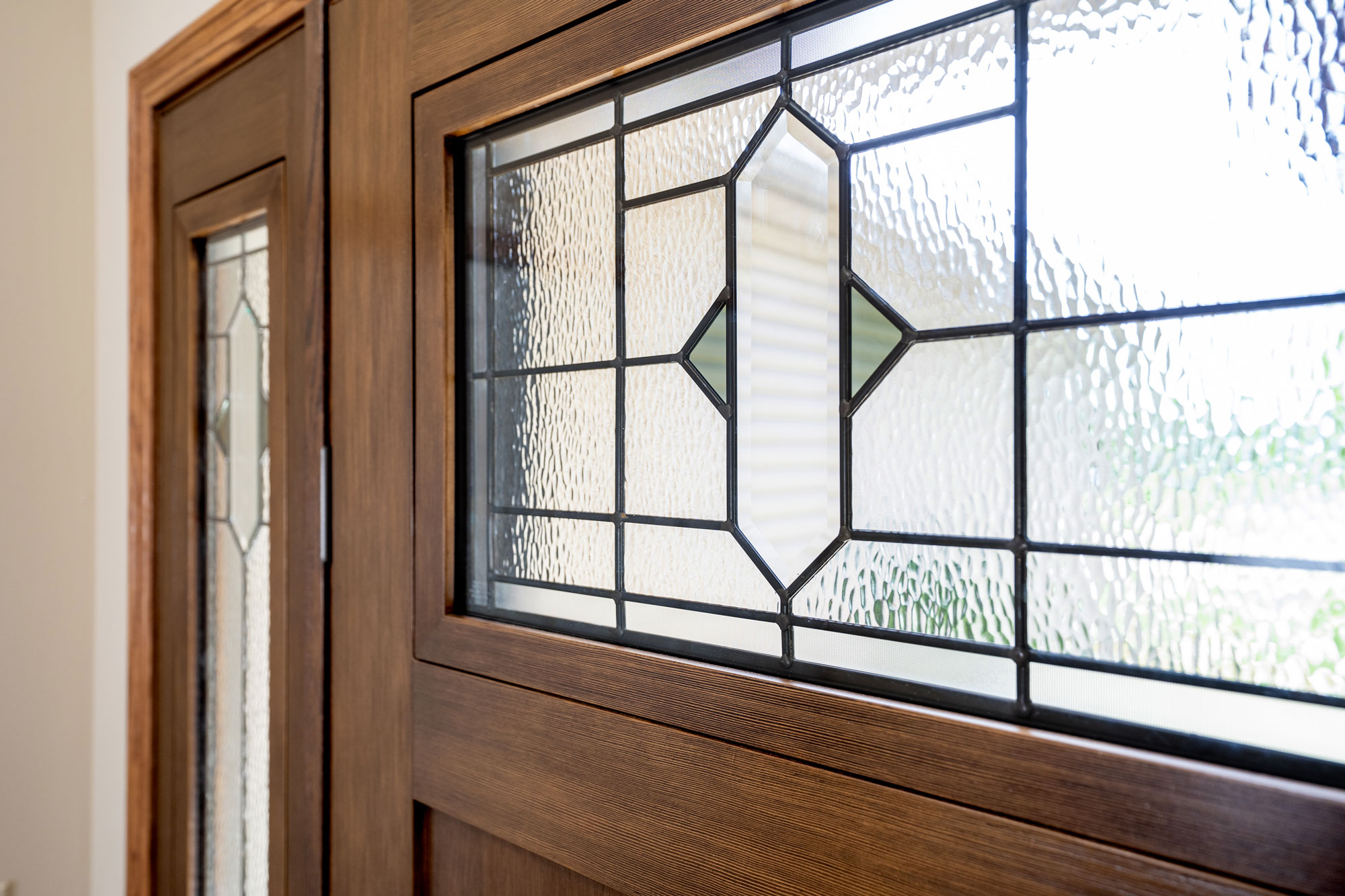 Brookhaven Decorative Glass on Signet® Fir 420 in English Chestnut