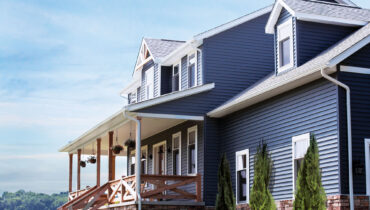 {Cedar Peaks® Vinyl Siding in Sea Slate}