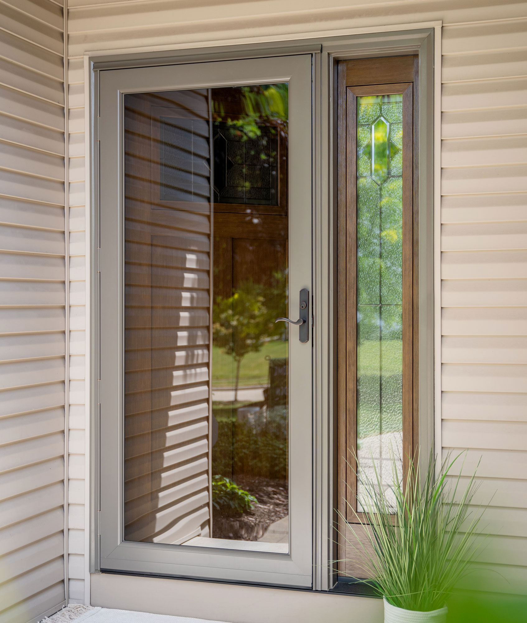 Deluxe™ 397 Full View Storm Door in Clay
