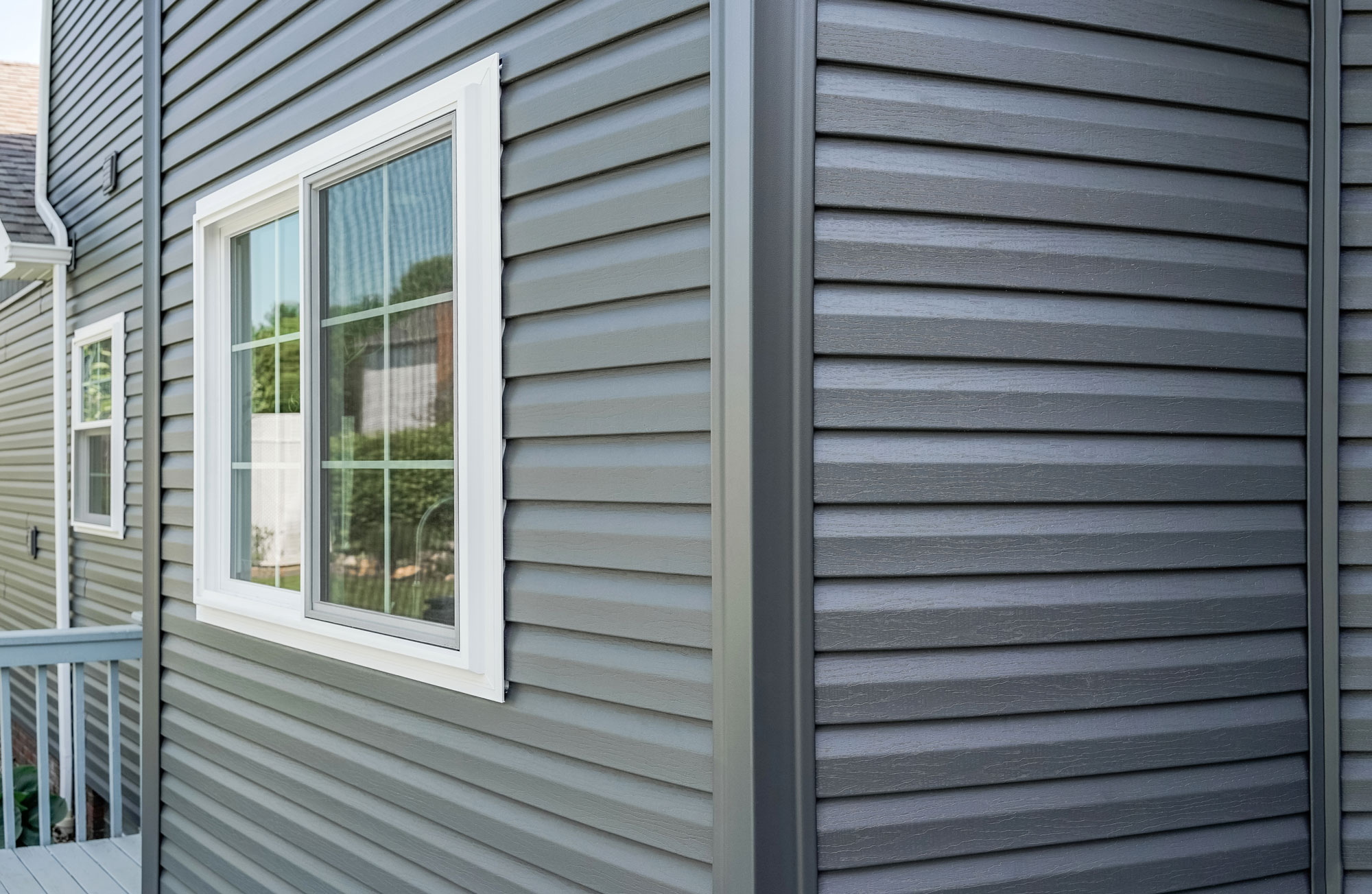 HeartTech® Double 4" Dutch Lap dark blue gray vinyl siding in Sea Slate