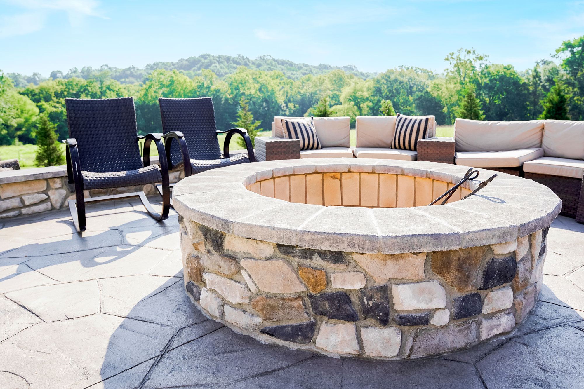 Ridge Cut™ Denali Manufactured Stone Firepit