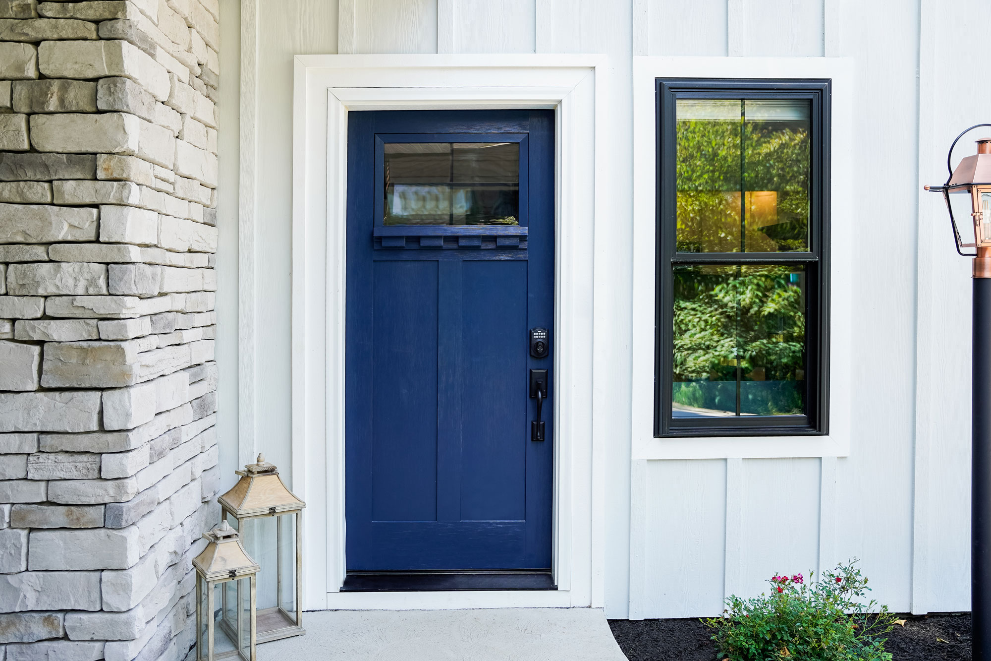 Signet® Fir 420DS Entry Door in Custom Paint Color