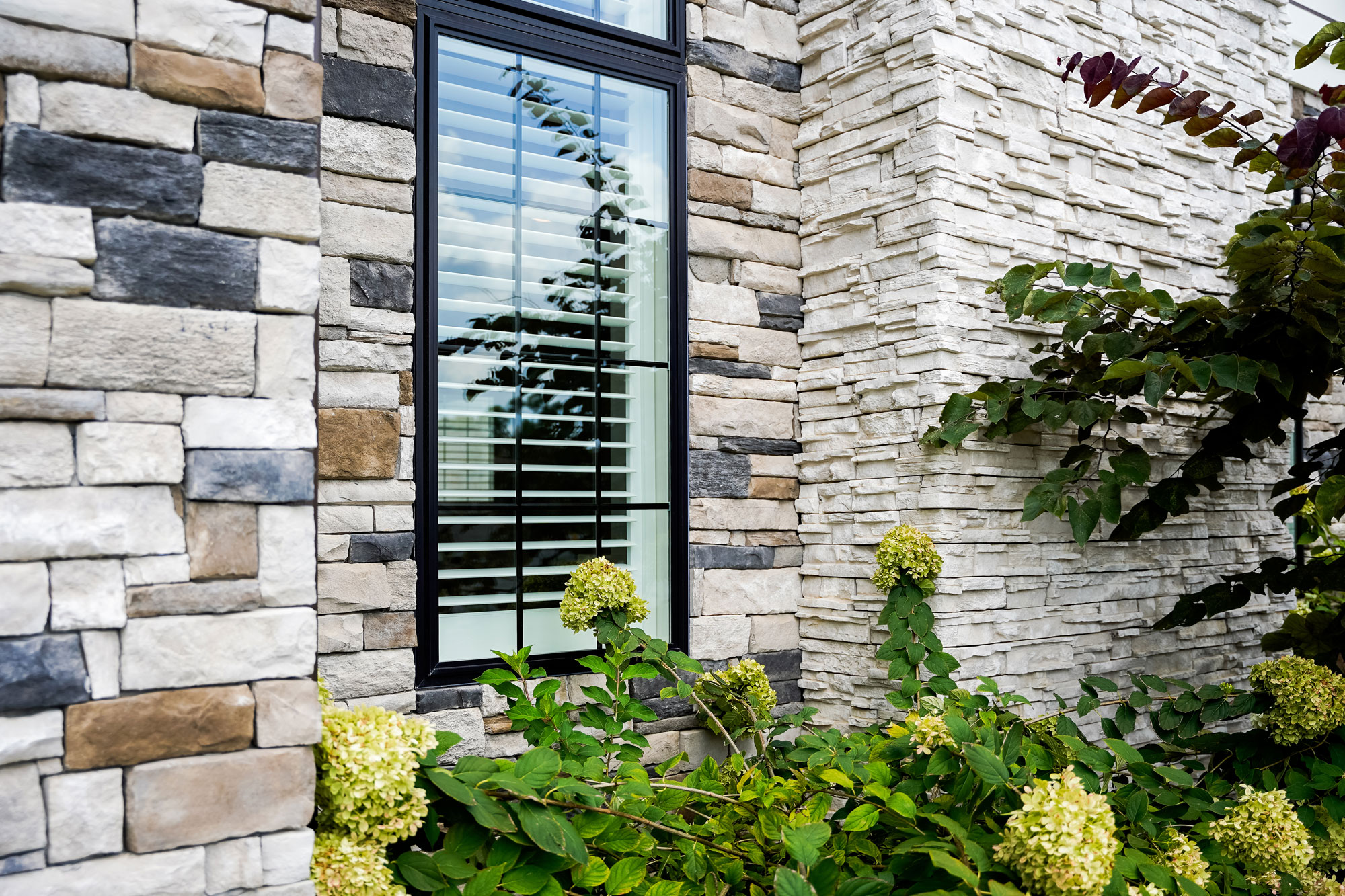 Terra Cut™ Niagara & PrecisionFit™ Arctic Manufactured Stone