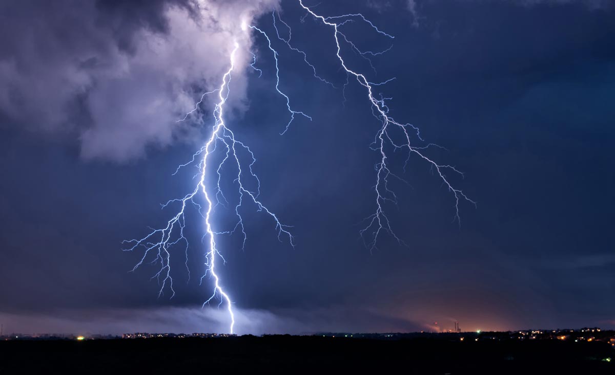 Image of lightning bolts in a night sky