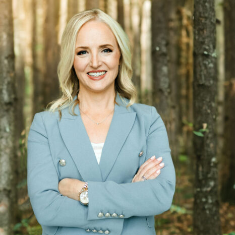 A photo of Jenni Catron, featured speaker at the 2025 Leadership Symposium in New Philadelphia, Ohio