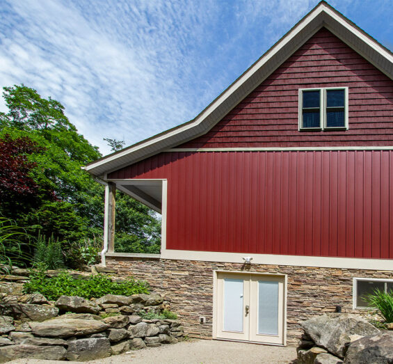 Harbor Mill™ Shake and Shingle Siding in Harvest Red