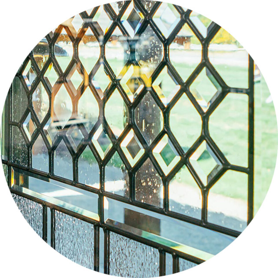 Small circle selector image showing Carrington decorative glass, which can be used in ProVia® doors and windows