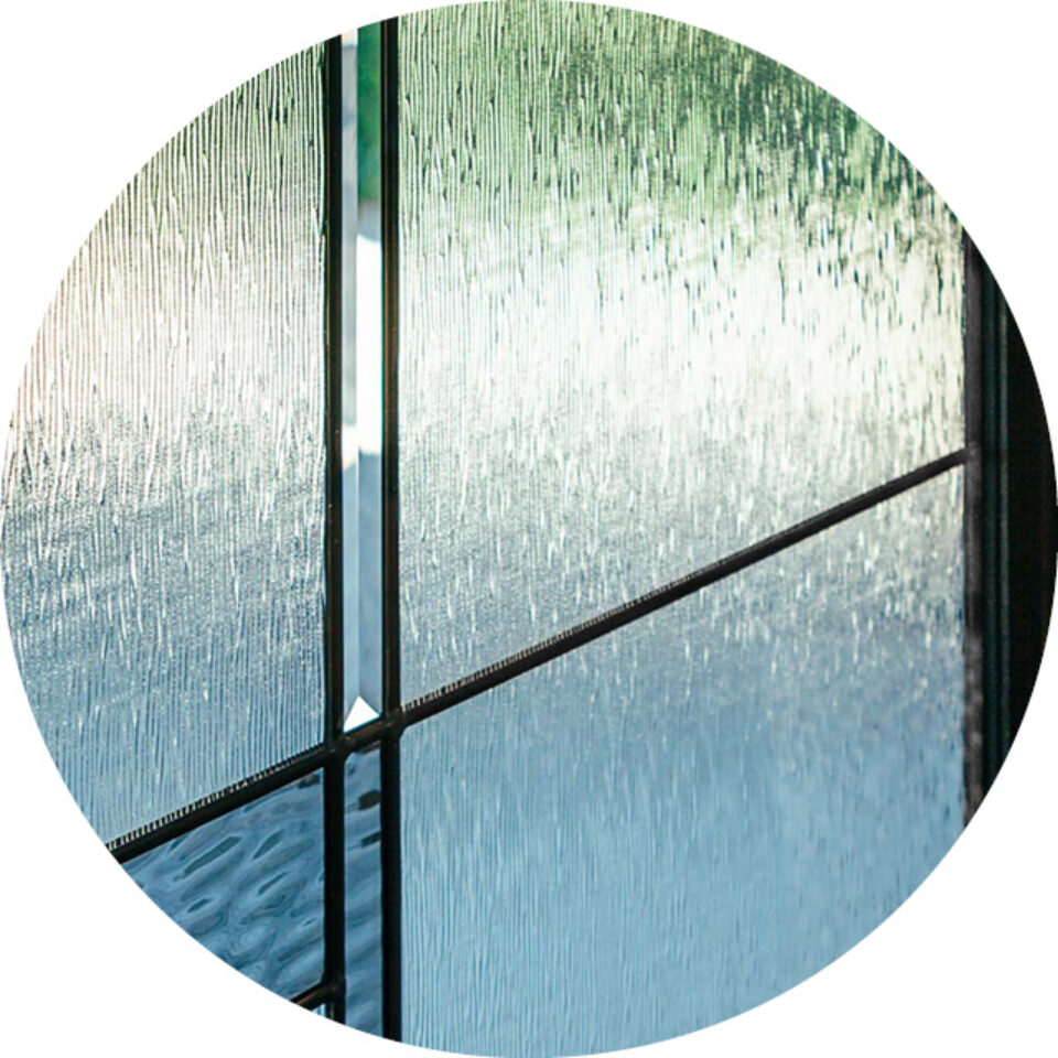 Small circle selector image showing ProVia® Manhattan decorative glass design for doors and windows