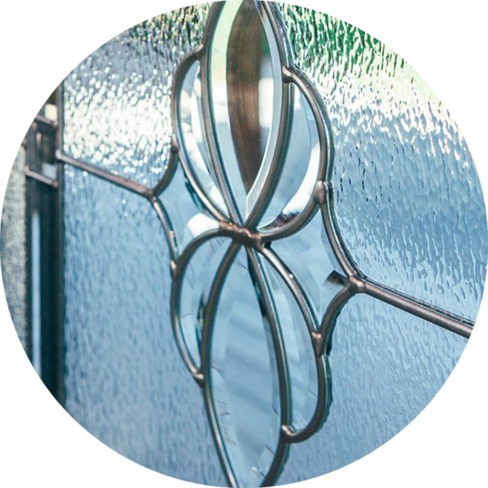 Small circle selector image showing ProVia® Somerset decorative glass design for front doors and windows