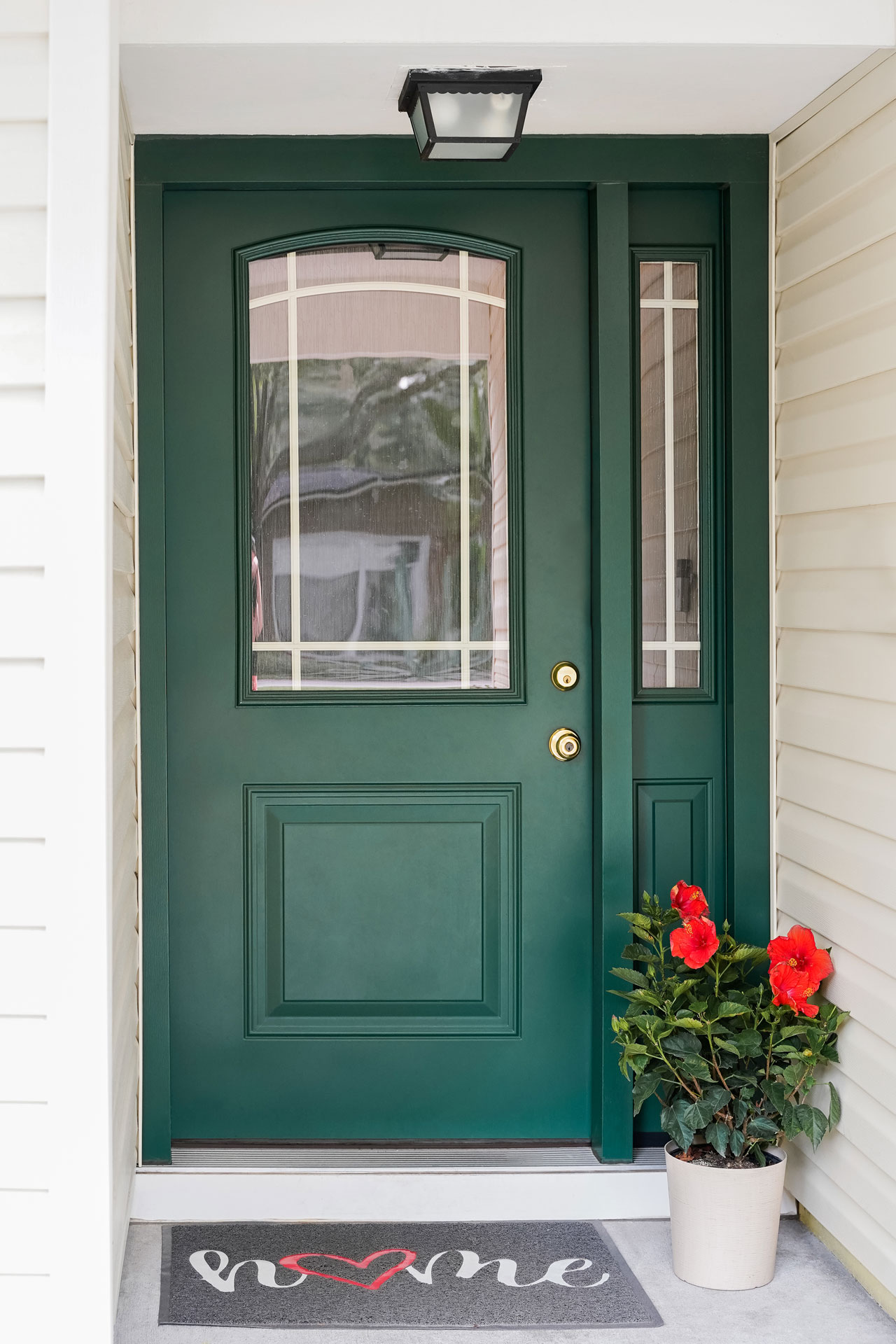 Legacy™ Smooth 437-1P in Forest Green with Internal Grids and Waterfall Privacy Glass