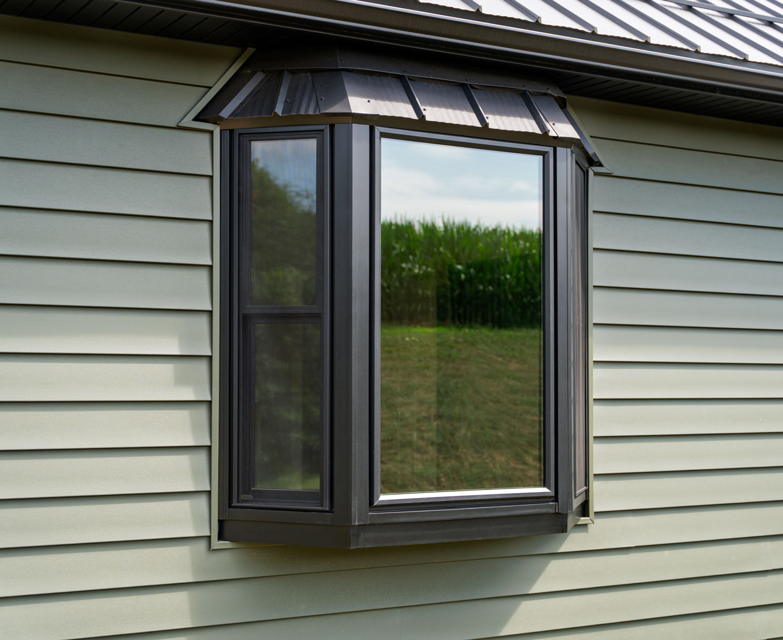 Endure™ Bay Window in Textured Matte Coal Black