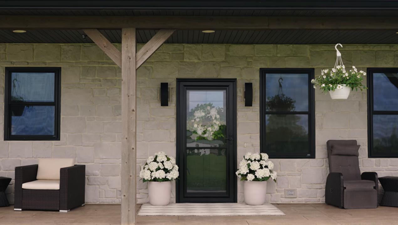 Spectrum™ Storm Door Features & Benefits
